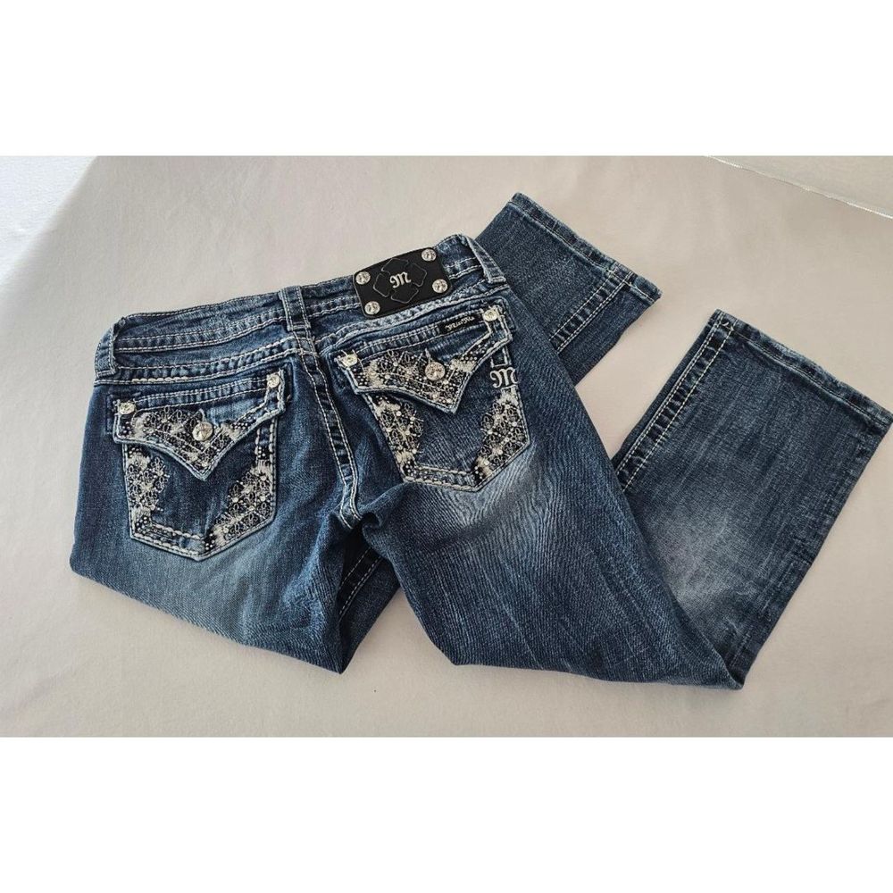 Miss Me Embellished Back Pocket‎ Denim Capris • Y2K Sparkle • Bling- Women's 27